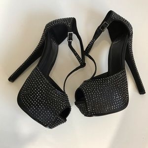 SALE🎉 Black Studded Heels🖤